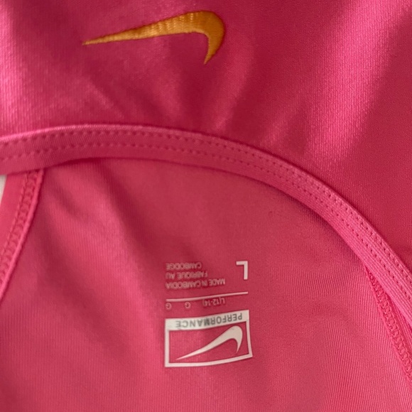 Nike Pink and White Tank Top beautiful 🤩so soft and beautiful 😊😊 - Picture 6 of 8